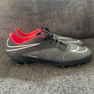 Nike Hypervenom Black and Red Rare cleats sz11.5